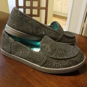 💕 Last call Roxy Slip Ons 💕